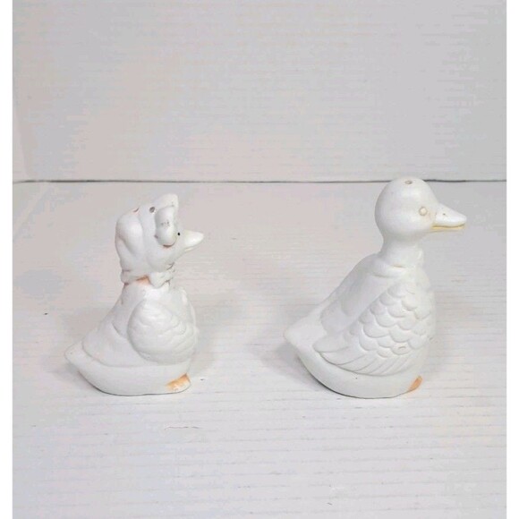 Vintage Ceramic Goose 4" Salt and Pepper Shakers Set Ma & Pa Country Kitchen - Picture 4 of 6